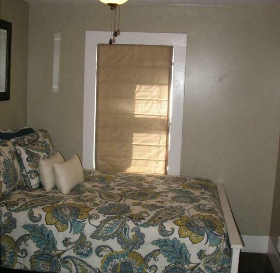 The Cottage At Castle Rock