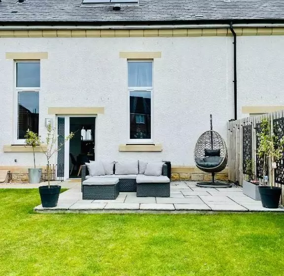 The Old Schoolhouse, Kinross