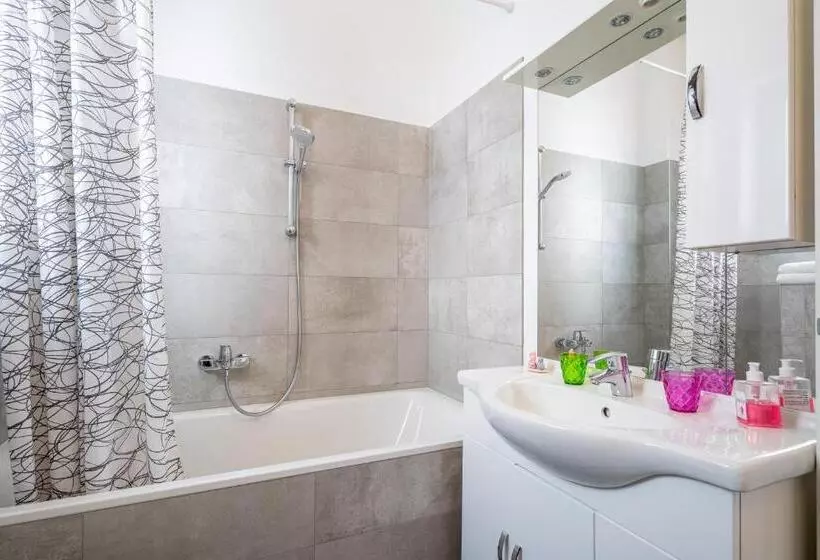 Apartment Deluxe Innsbruck   Mutters