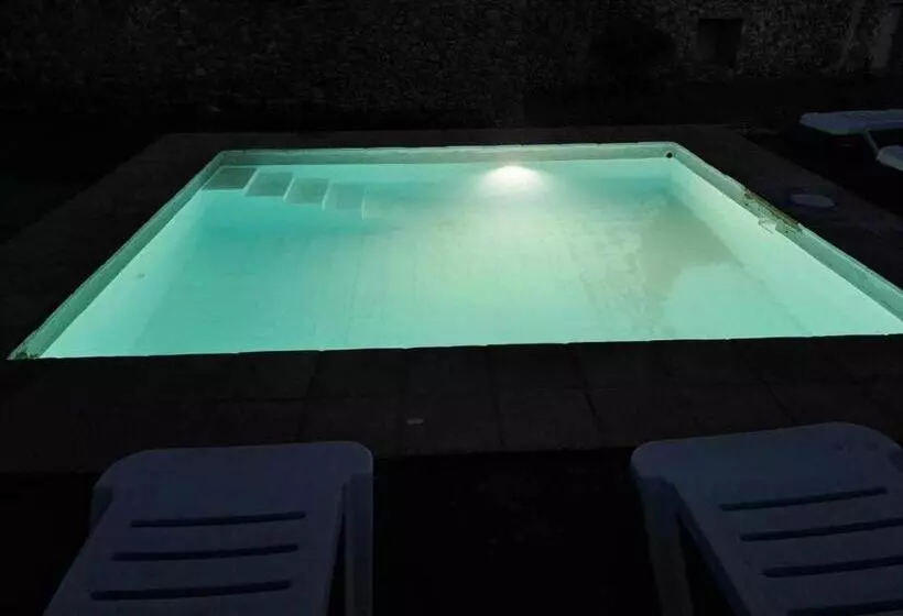 Casa Rural Con Jardín Privado
