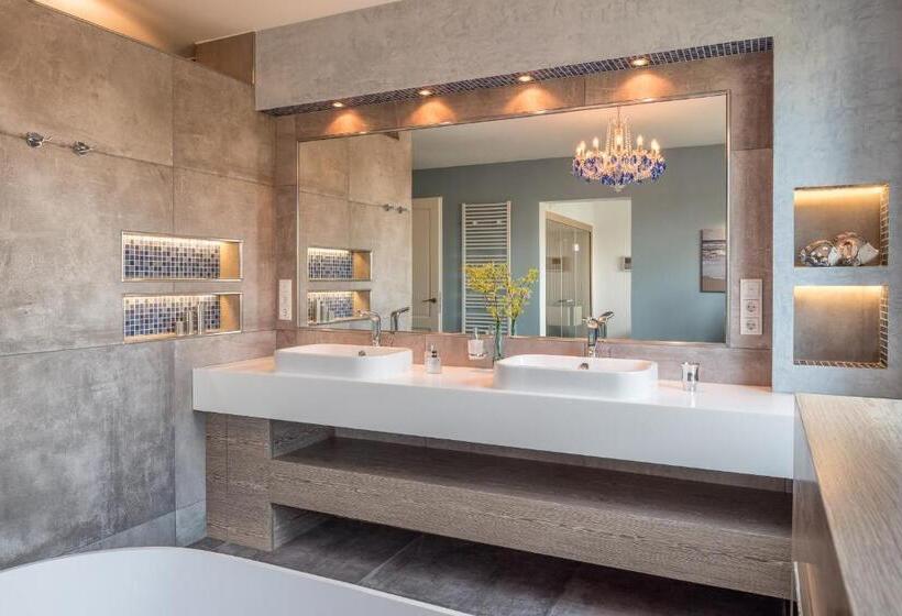 Villa Lotsenhäuser Rügen   Luxus Ferienhaus   3 Schlafzimmer   Sauna   Dachterrasse Mit Boddenblick