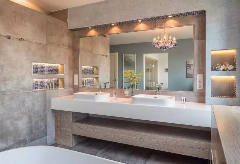 Villa Lotsenhäuser Rügen   Luxus Ferienhaus   3 Schlafzimmer   Sauna   Dachterrasse Mit Boddenblick