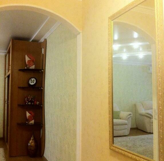 красивая дизайнерская квартира возле метро бот. сад