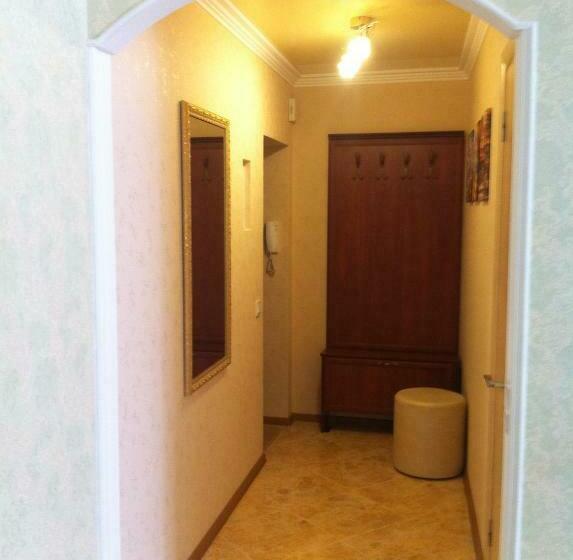 красивая дизайнерская квартира возле метро бот. сад