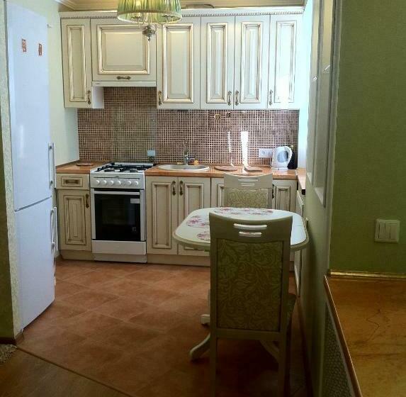 красивая дизайнерская квартира возле метро бот. сад