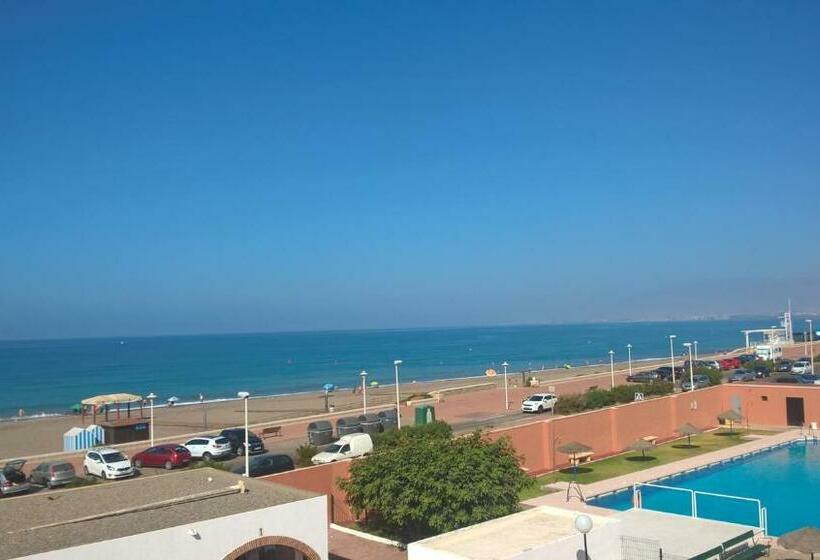 Primera Línea, Magníficas Vistas Al Mar Y A La Playa