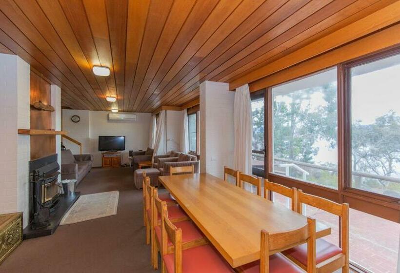 Dauphine 3 23 Townsend Street