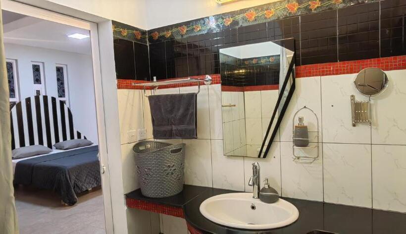 Piscines Privées Et Chauffées, Private Heated Pools