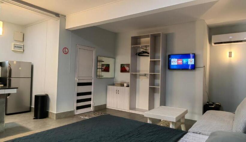 Piscines Privées Et Chauffées, Private Heated Pools