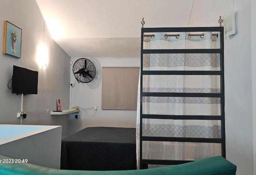 Piscines Privées Et Chauffées, Private Heated Pools