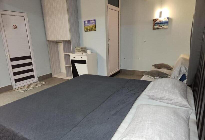 Piscines Privées Et Chauffées, Private Heated Pools