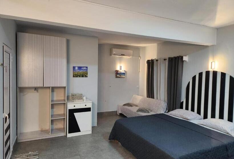 Piscines Privées Et Chauffées, Private Heated Pools