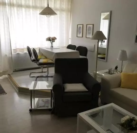 Ferienwohnung F 4 2