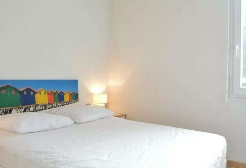 Appartement 2 Pièces Avec Terrasse, Parking, Piscine, Près De La Plage   4 Couchages à Golfe Juan