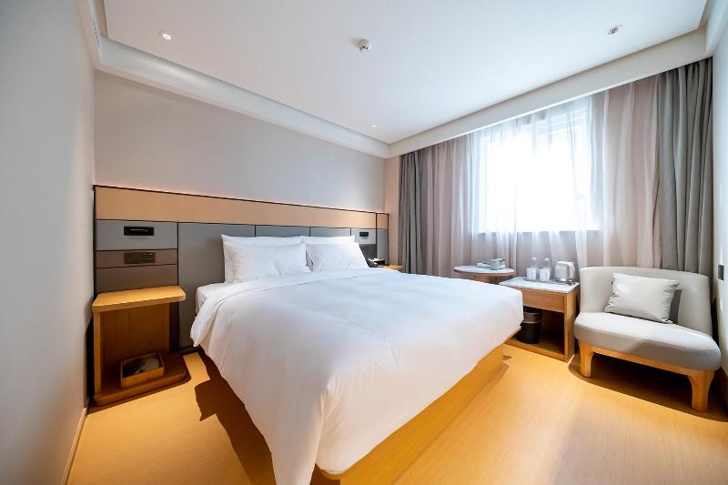 Hotel Ji Shanghai Jiangsu Road Metro Station