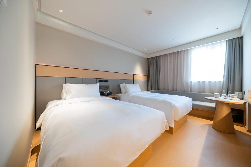 Hotel Ji Shanghai Jiangsu Road Metro Station