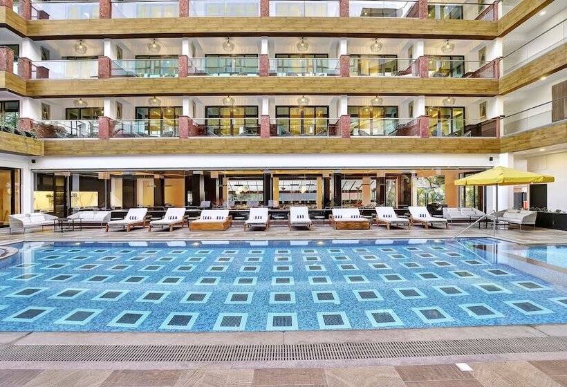 هتل Radisson Resort Goa Baga