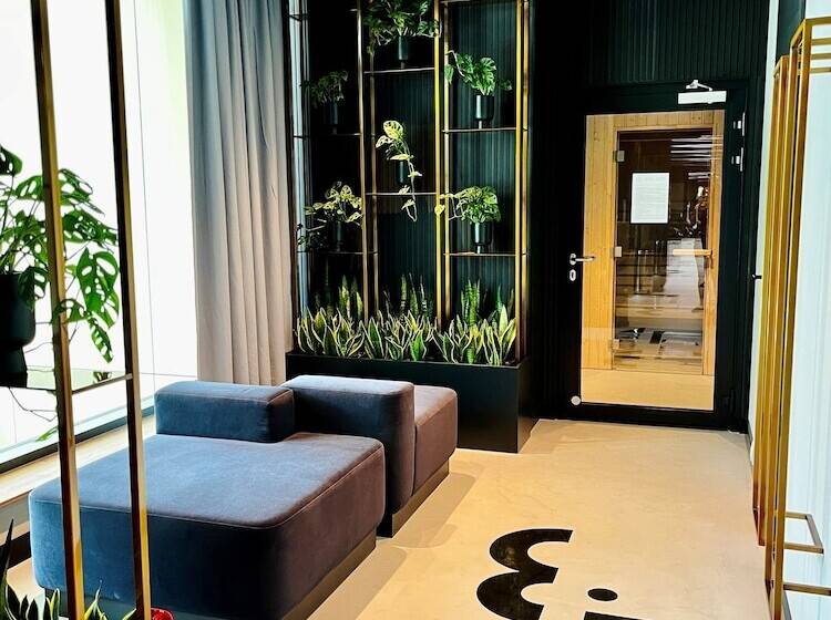 בית מלון כפרי Royal Tulip Warsaw Centre