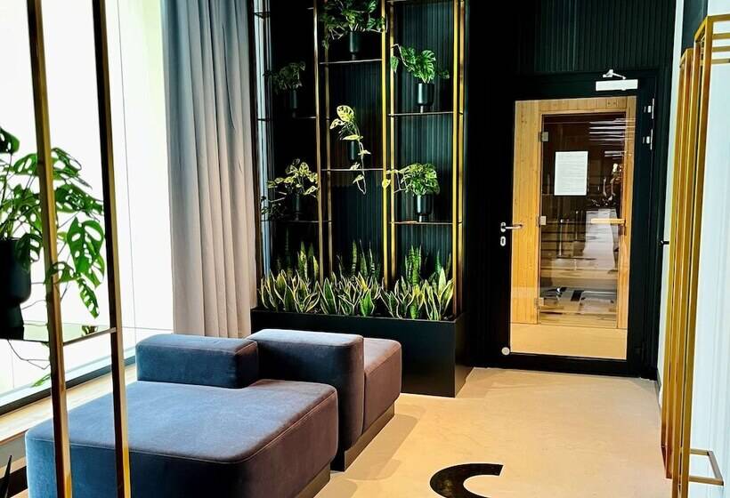 בית מלון כפרי Royal Tulip Warsaw Centre