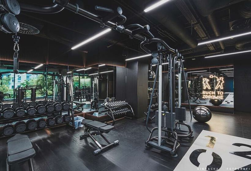 בית מלון כפרי Royal Tulip Warsaw Centre