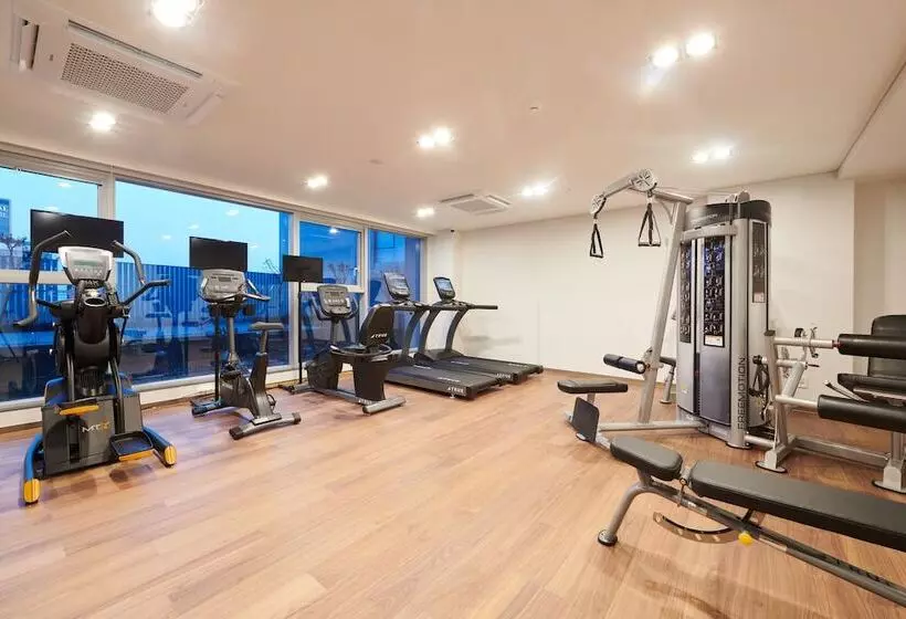 Stanford Hotel Myeongdong