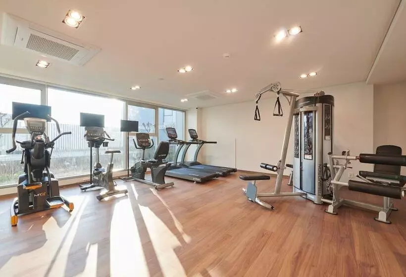 Stanford Hotel Myeongdong
