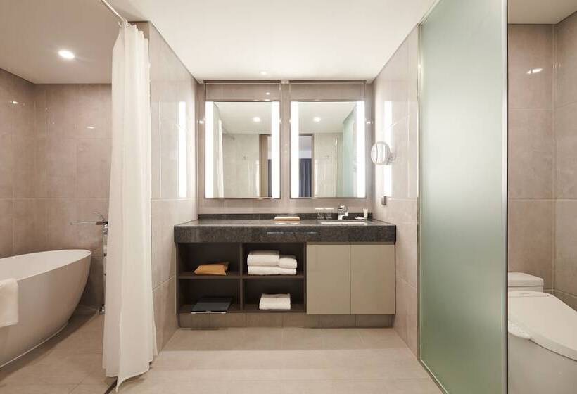 Stanford Hotel Myeongdong