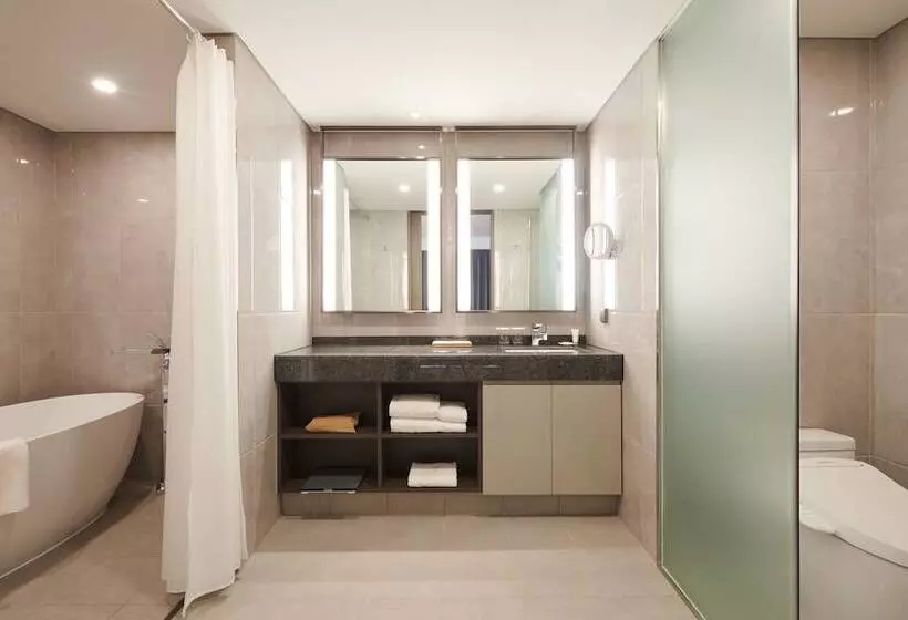 Stanford Hotel Myeongdong