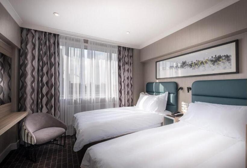 Отель City Sleeper At Royal National