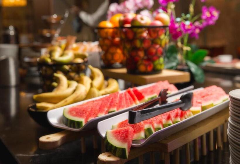 Отель City Sleeper At Royal National