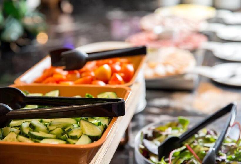 Отель City Sleeper At Royal National