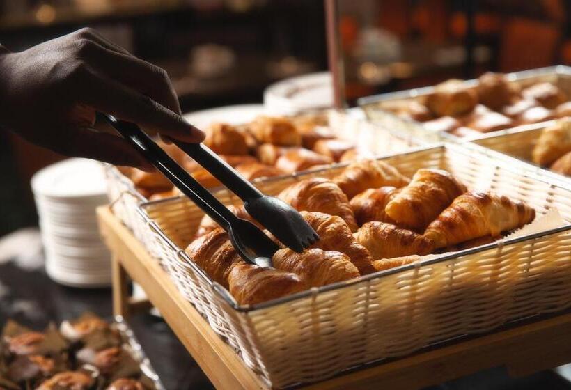 Отель City Sleeper At Royal National