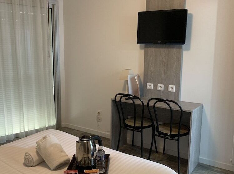 فندق Au Relais Des Lilas