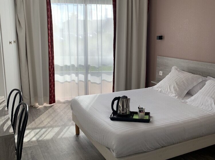 فندق Au Relais Des Lilas