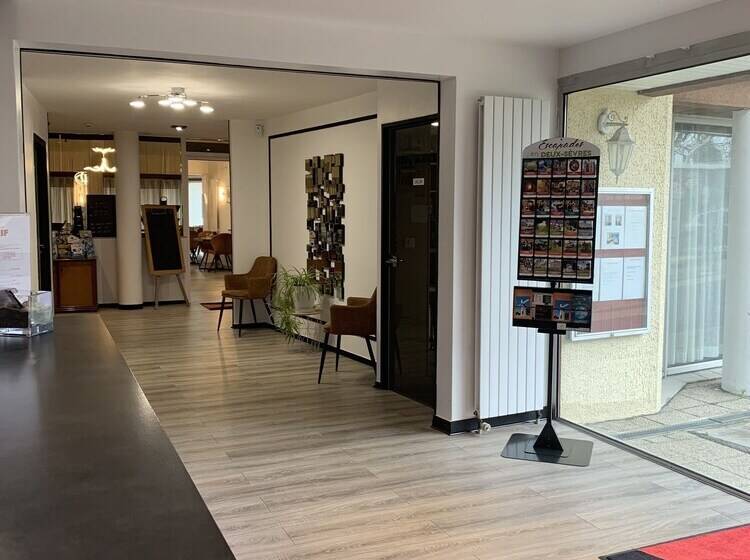 فندق Au Relais Des Lilas