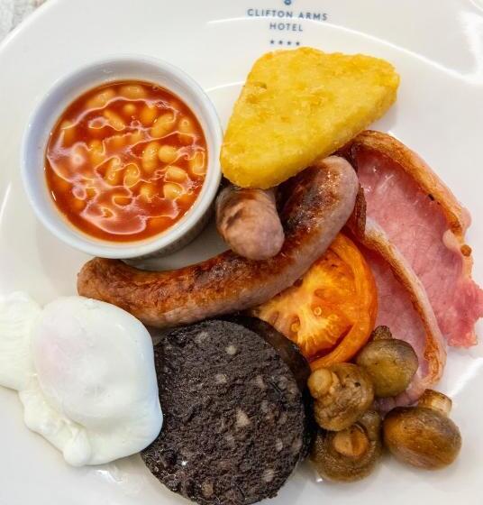 בית מלון כפרי Clifton Arms