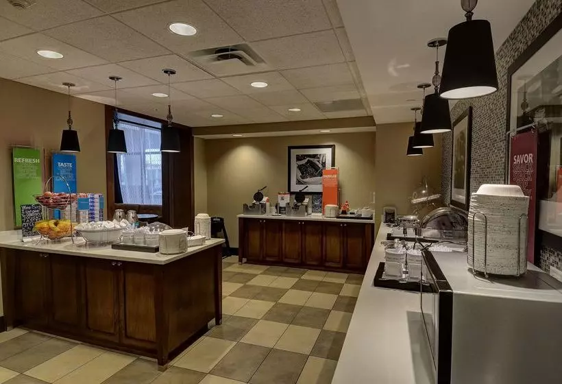 Отель Hampton Inn & Suites Baltimore/woodlawn