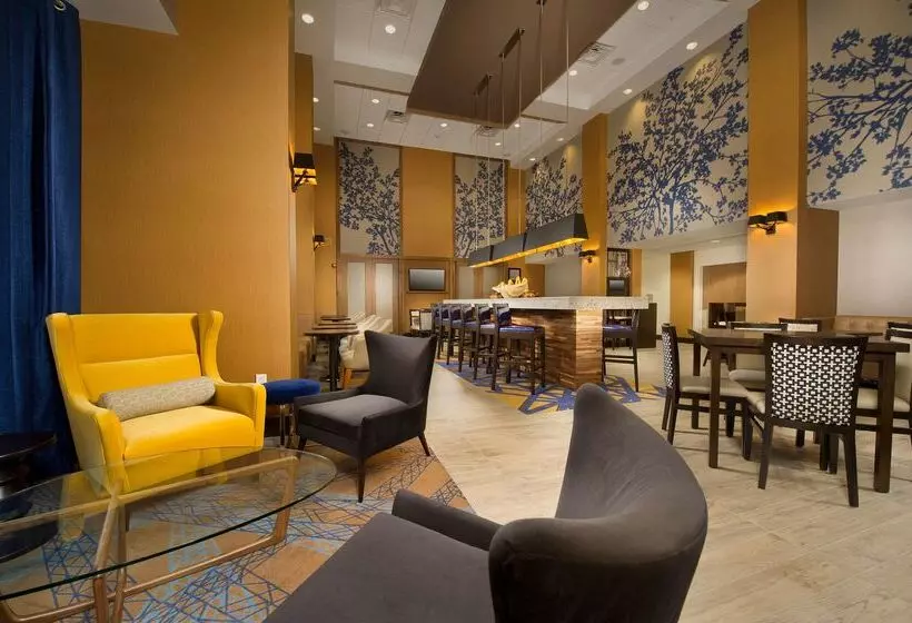Отель Hampton Inn & Suites Baltimore/woodlawn