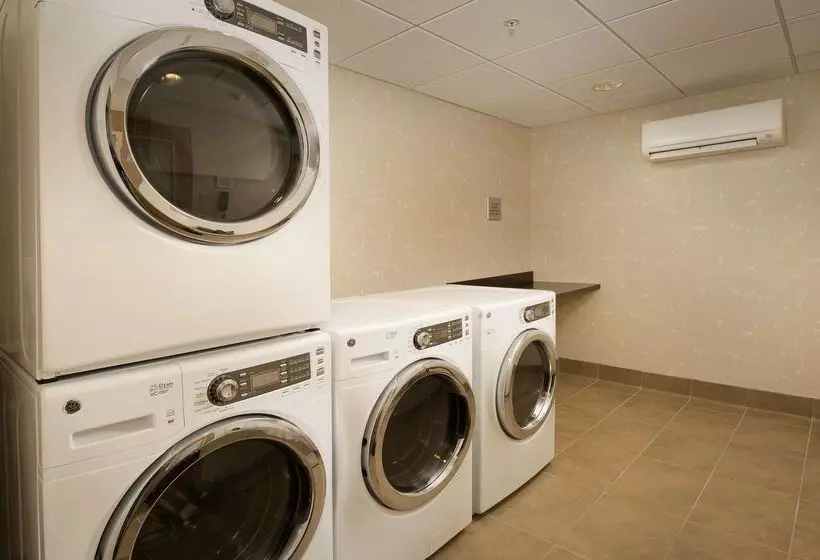 Отель Hampton Inn & Suites Baltimore/woodlawn