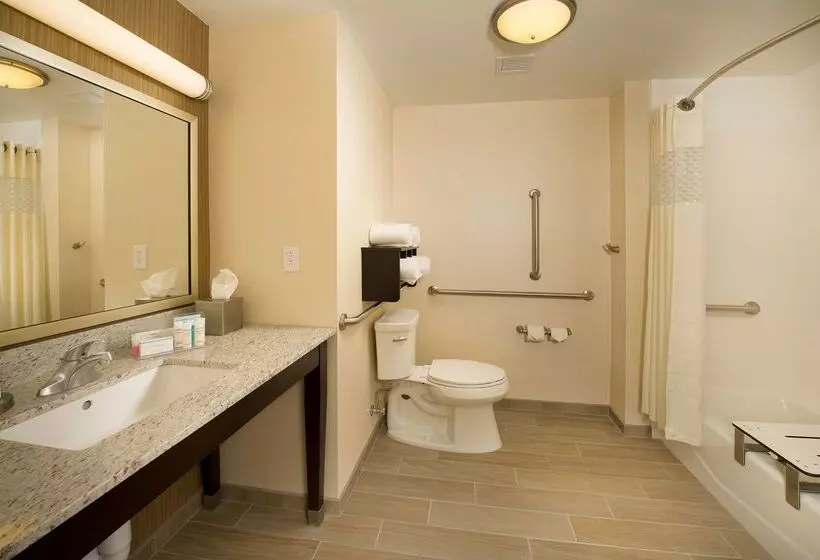Отель Hampton Inn & Suites Baltimore/woodlawn
