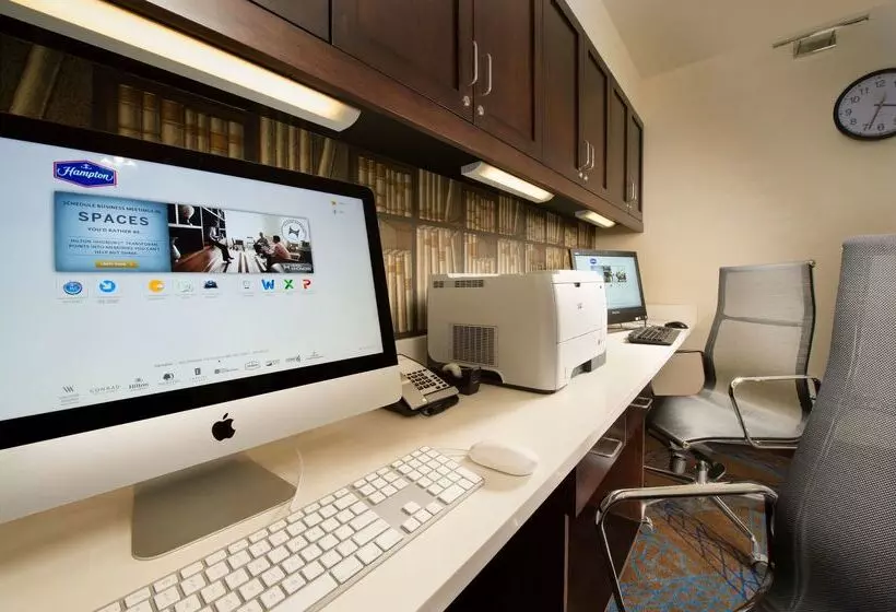 Отель Hampton Inn & Suites Baltimore/woodlawn