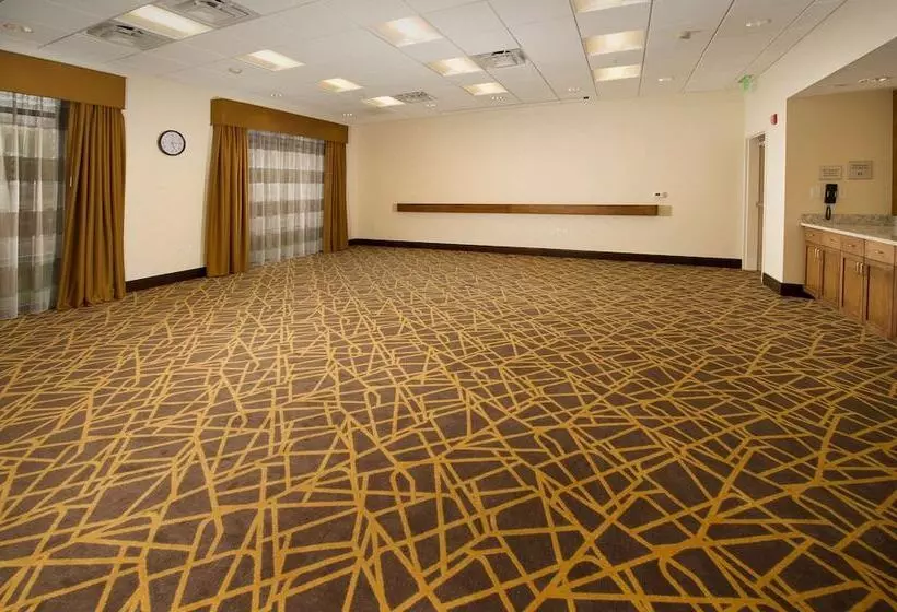Отель Hampton Inn & Suites Baltimore/woodlawn