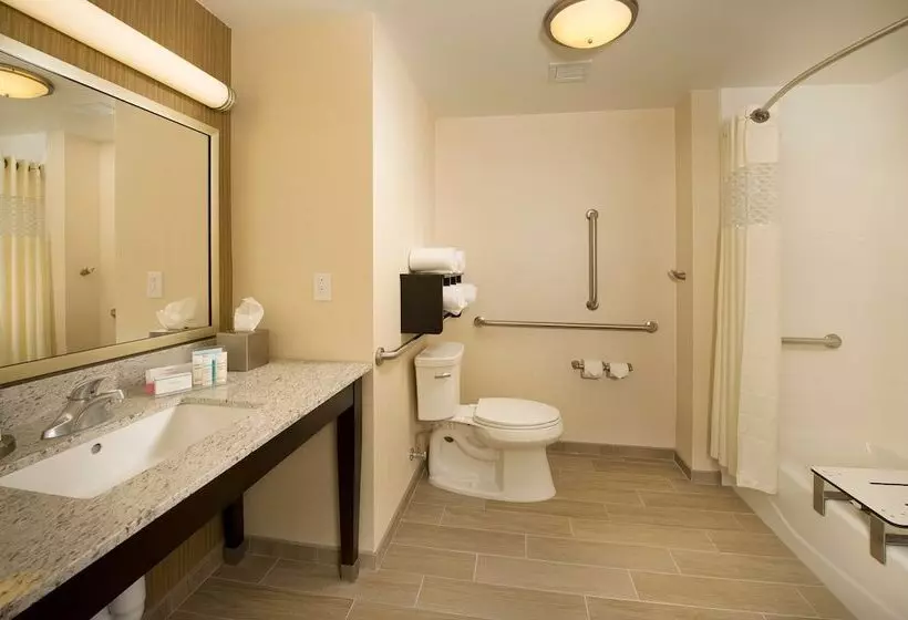 Отель Hampton Inn & Suites Baltimore/woodlawn