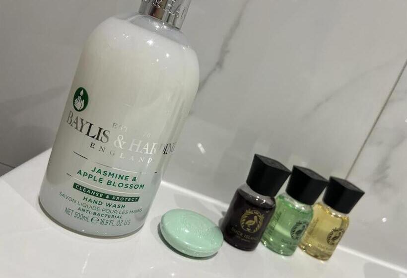 酒店 Huddersfield Central Lodge