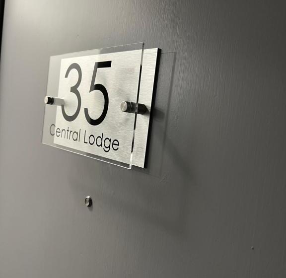 酒店 Huddersfield Central Lodge