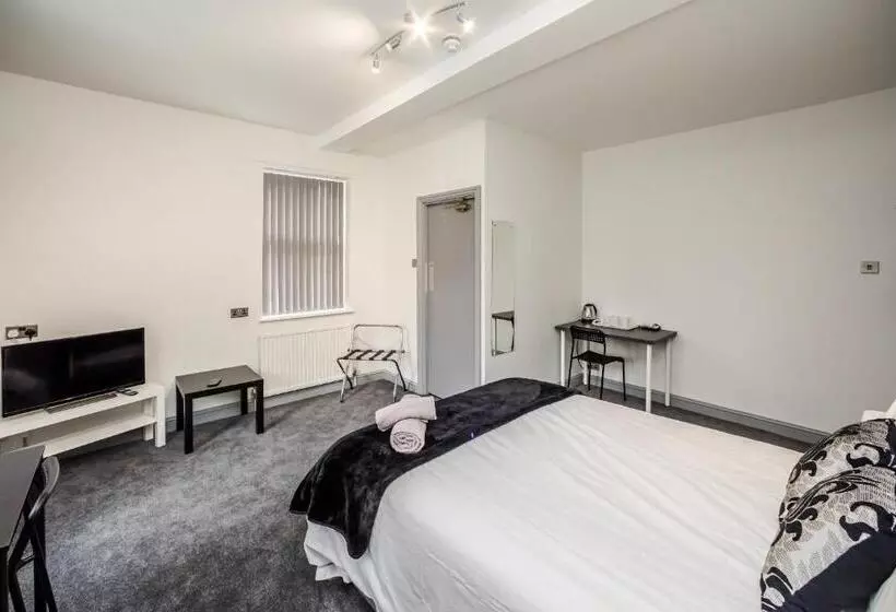 호텔 Huddersfield Central Lodge