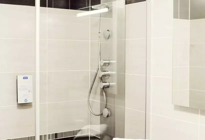 ホテル Kyriad Auray