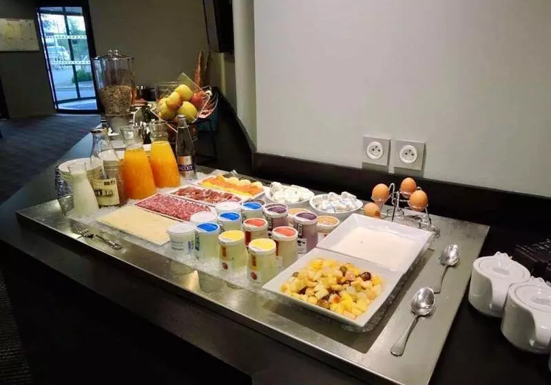 ホテル Kyriad Auray