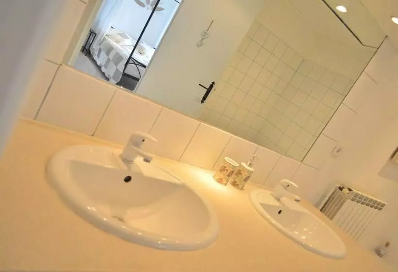 Отель Le Patio Valros