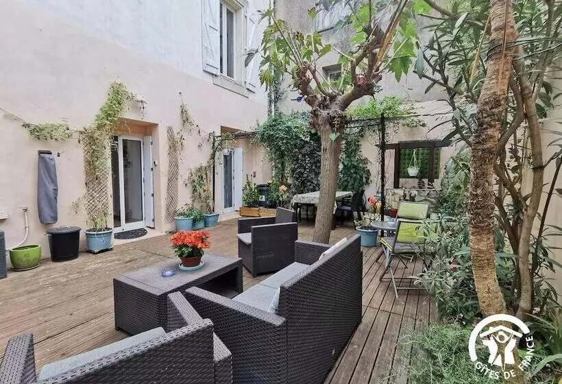 Отель Le Patio Valros